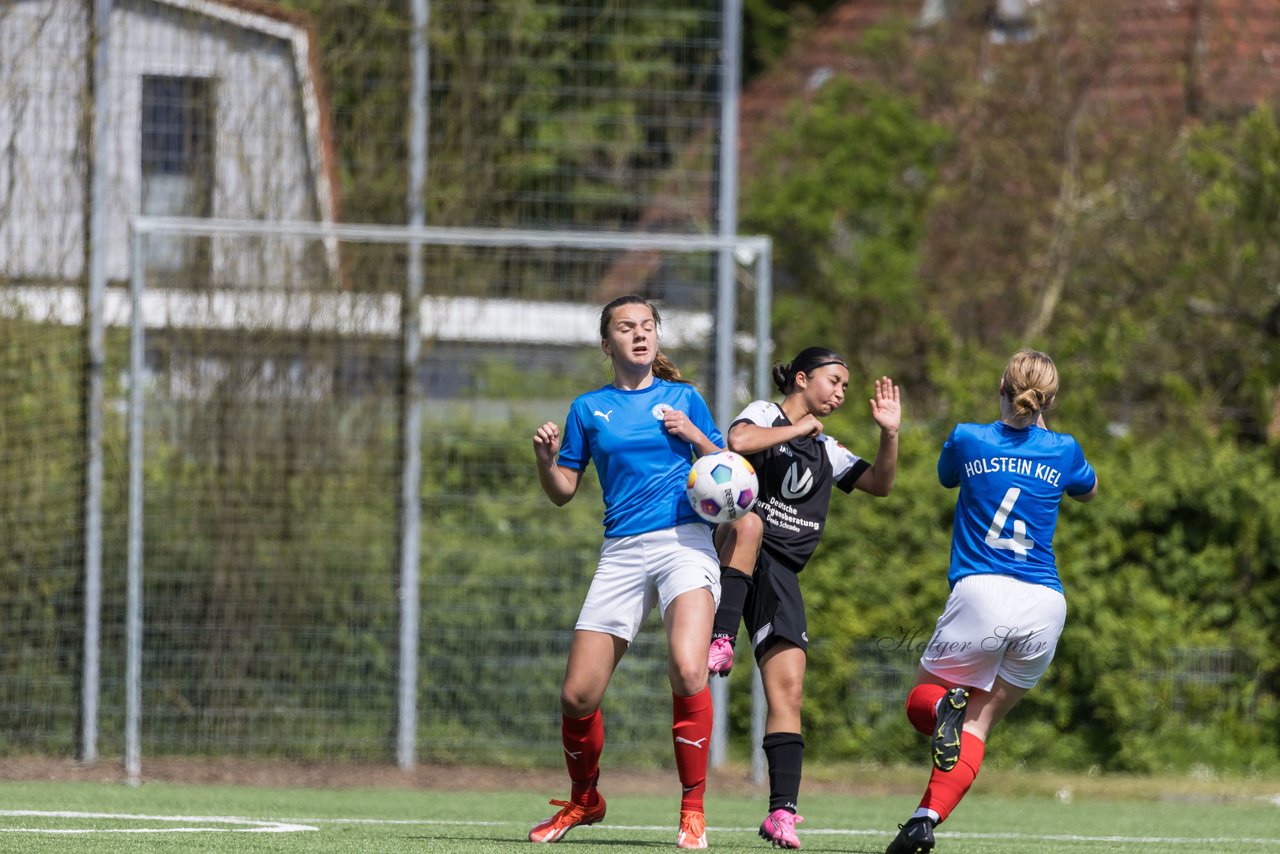 Bild 98 - wBJ SH-Pokalfinale  Holstein-Kiel - SV Viktoria : Ergebnis: 1:0